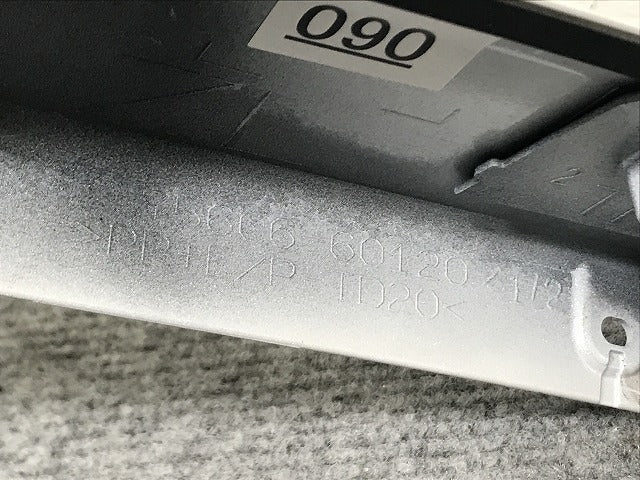 新車外し!ランドクルーザー/ランクル FJA300W/VJA300W 純正 左 リア クォーター/オーバーフェンダー/フェンダーアーチモール 75606-60120 ホワイト 090(134466)