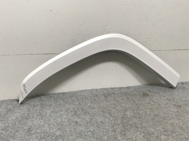 新車取り外し!ランドクルーザー/ランクル FJA300W/VJA300W 純正 右 リア クォーター/オーバーフェンダー/フェンダーモール 75605-60120 090 トヨタ(134468)