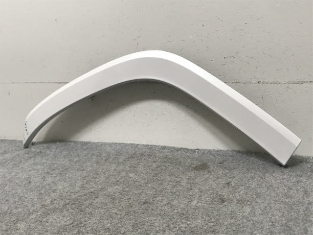 新車取り外し!ランドクルーザー/ランクル FJA300W/VJA300W 純正 右 リア クォーター/オーバーフェンダー/フェンダーモール 75605-60120 090 トヨタ(134468)