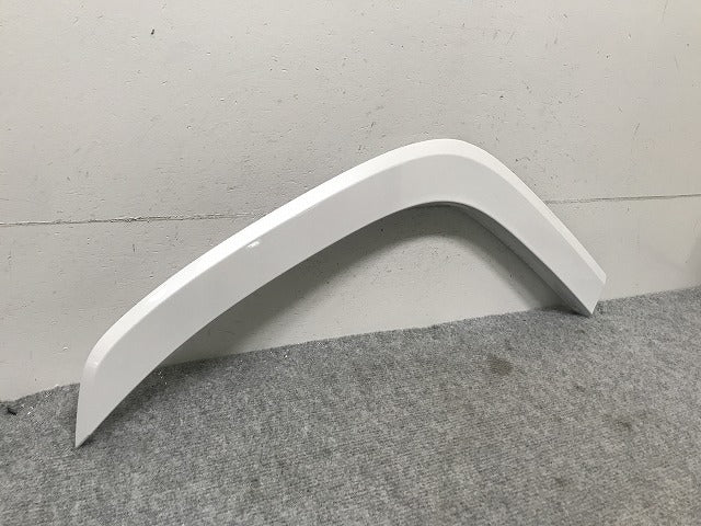 新車外し!ランドクルーザー/ランクル FJA300W/VJA300W 純正 右 リア クォーター/オーバーフェンダー/フェンダーアーチモール 75605-60120 ホワイト 090(134472)