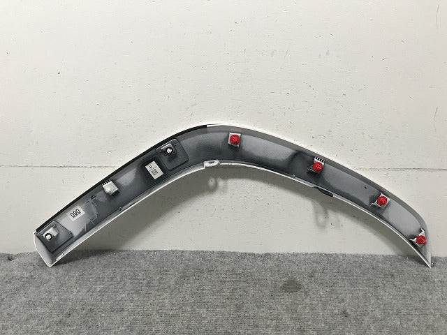 新車外し!ランドクルーザー/ランクル FJA300W/VJA300W 純正 右 リア クォーター/オーバーフェンダー/フェンダーアーチモール 75605-60120 ホワイト 090(134472)
