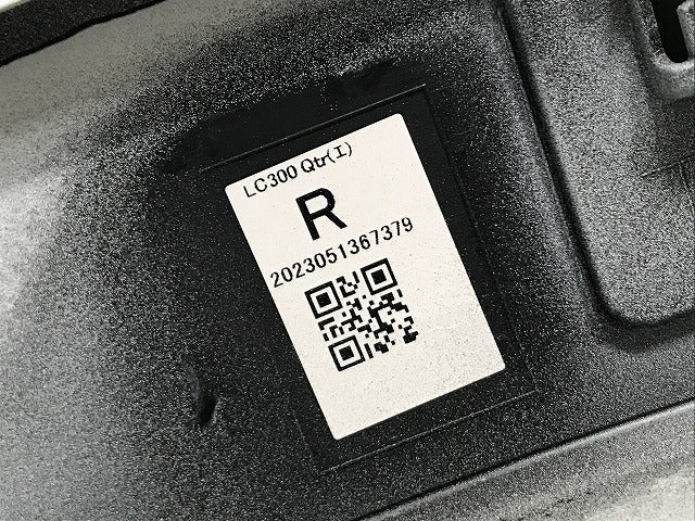 新車外し!ランドクルーザー/ランクル FJA300W/VJA300W 純正 右 リア クォーター/オーバーフェンダー/フェンダーアーチモール 75605-60120 ホワイト 090(134472)