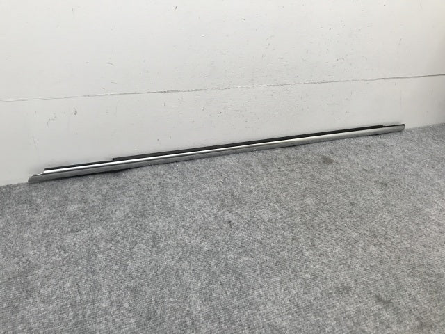 新品!パサート/B7 3CC 純正 左 フロント ドアベルトモールアウター/ドアガラスモール 3AA 837 475 B 3Q7 3AA837475B3Q7 メッキ VW(134511)