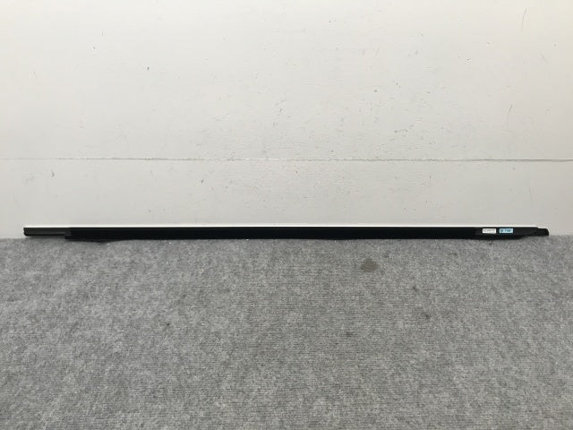 新品!パサート/B7 3CC 純正 左 フロント ドアベルトモールアウター/ドアガラスモール 3AA 837 475 B 3Q7 3AA837475B3Q7 メッキ VW(134511)
