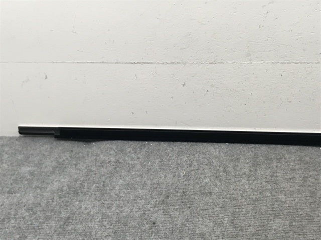 新品!パサート/B7 3CC 純正 左 フロント ドアベルトモールアウター/ドアガラスモール 3AA 837 475 B 3Q7 3AA837475B3Q7 メッキ VW(134511)