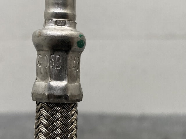 新品!A4(B6/B7) 8E系 純正 オイルパイプ/ターボチャージャーオイルフィードライン 06B 145 77 1P 06B145771P アウディ(134512)