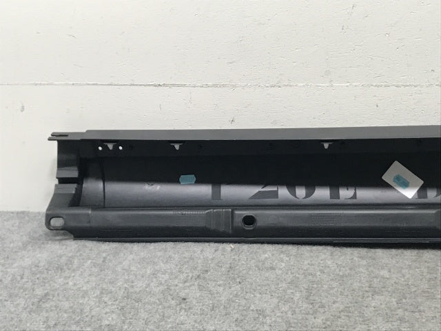 新品!V70 SB系 純正 前期 右 リア ドア サイドステップ/サイドスカート カバー/下部 30698367 30698367 素地 ボルボ(134513)