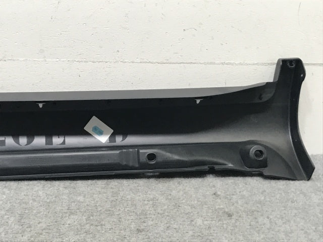 新品!V70 SB系 純正 前期 右 リア ドア サイドステップ/サイドスカート カバー/下部 30698367 30698367 素地 ボルボ(134513)