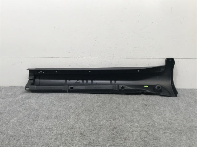 新品!V70 SB系 純正 前期 右 リア ドア サイドステップ/サイドスカート カバー/下部 30698367 30698367 素地 ボルボ(134514)