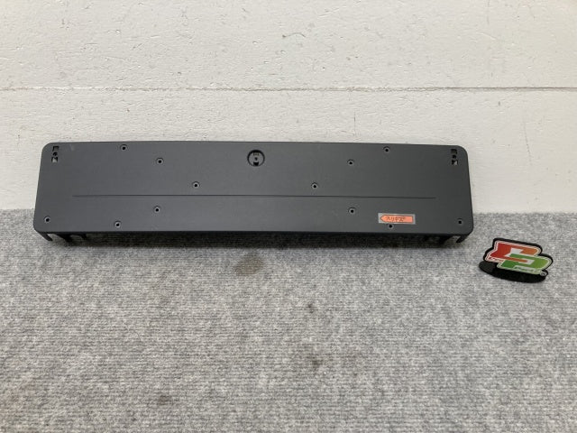 新品!CLAクラス C117 純正 フロント ライセンスベース/ナンバープレートベース A117 885 00 81 A1178850081 素地 メルセデスベンツ(134516)
