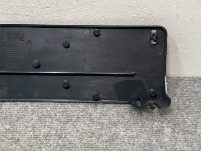 新品!CLAクラス C117 純正 フロント ライセンスベース/ナンバープレートベース A117 885 00 81 A1178850081 素地 メルセデスベンツ(134516)