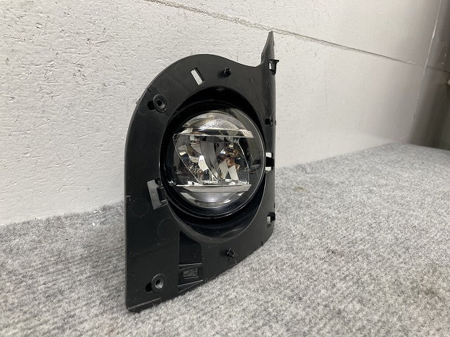 ダイハツ/トヨタ/ホンダ/スバル/スズキ 汎用 LA150S/M900A/ZN6/JF1/ZC6/MK53S MR52S 純正 左 フォグランプ LED KOITO 114-11092(134521)