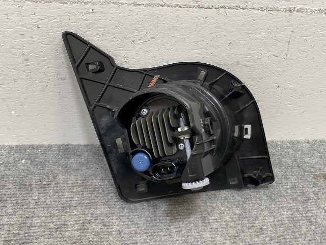 ダイハツ/トヨタ/ホンダ/スバル/スズキ 汎用 LA150S/M900A/ZN6/JF1/ZC6/MK53S MR52S 純正 左 フォグランプ LED KOITO 114-11092(134521)