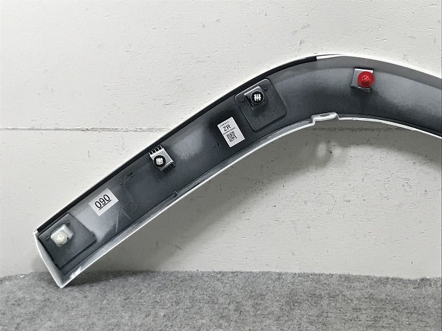 新車取り外し!ランドクルーザー/ランクル FJA300W/VJA300W 純正 右 リア クォーター/オーバーフェンダー/アーチモール 75605-60120(134522)