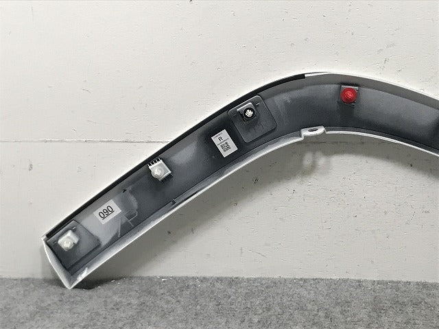 新車取り外し!ランドクルーザー/ランクル FJA300W/VJA300W 純正 右 リア クォーター/オーバーフェンダー/アーチモール 75605-60120(134523)