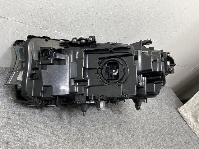 ジャンク!5シリーズ G30/G31 純正 右 ヘッドライト/ランプ LED 7439212-01 BMW(134525)