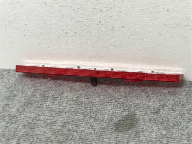 新品!A4(B6/B7) 8E系 純正 ハイマウントストップランプ/テールランプ/ライト/レンズ LED 8E5 945 097 8E5945097C アウディ(134561)
