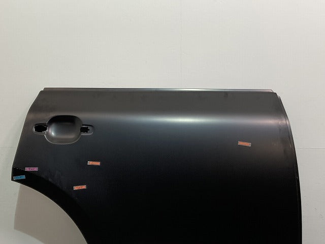 新品!トゥアレグ 7L系/2003-2010 純正 右 リア ドア 7L0833112 7L0833056M 未塗装 フォルクスワーゲン(134565)