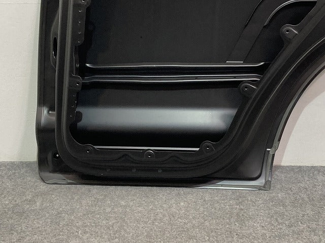 新品!トゥアレグ 7L系/2003-2010 純正 右 リア ドア 7L0833112 7L0833056M 未塗装 フォルクスワーゲン(134565)