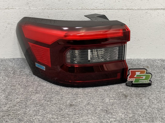 ライズ/ロッキー/レックス A200/A210/A201/A202/A/S/F 純正 左 テールランプ/ライト/レンズ LED ICHIKOH D248/81560-B1290 トヨタ(134568)