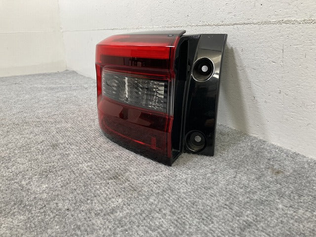ライズ/ロッキー/レックス A200/A210/A201/A202/A/S/F 純正 左 テールランプ/ライト/レンズ LED ICHIKOH D248/81560-B1290 トヨタ(134568)