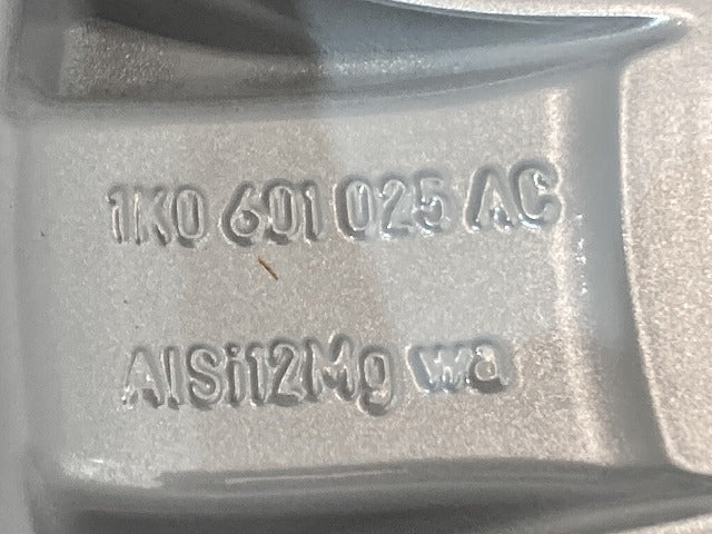 新品!ゴルフ5/GOLFⅤ 1K系 2004-2007 純正 ホイール 1本 17x7.5j/ET51/5穴 5H/PCD112/ハブ径57 1K0 601 025 AC 1K0601025AC88Z VW(134608)