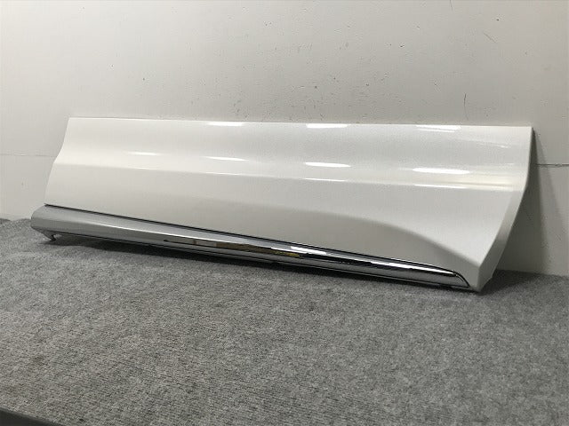 新品!ハリアー 80系/MXUA80/MXUA85/AXUH80/AXUH85 純正 右 フロントドア サイドパネル リテーナー付 D2611-63110 D2611-63110-A0(134620)