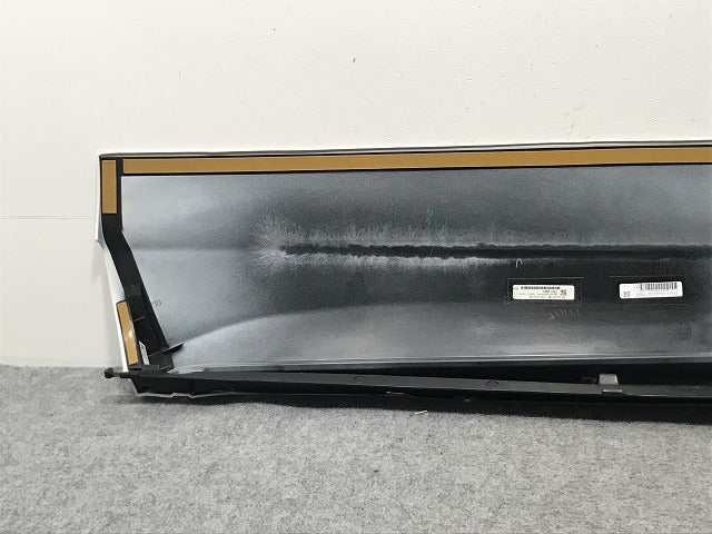 新品!ハリアー 80系/MXUA80/MXUA85/AXUH80/AXUH85 純正 右 フロントドア サイドパネル リテーナー付 D2611-63110 D2611-63110-A0(134620)