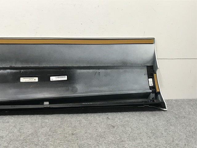 新品!ハリアー 80系/MXUA80/MXUA85/AXUH80/AXUH85 純正 右 フロントドア サイドパネル リテーナー付 D2611-63110 D2611-63110-A0(134620)
