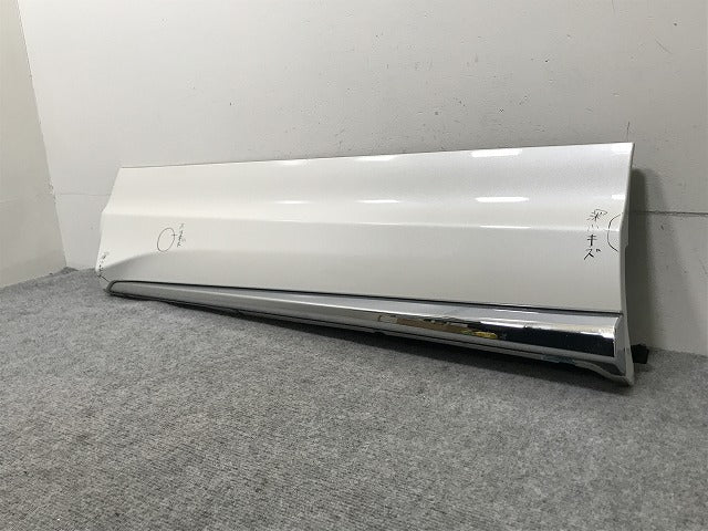 ハリアー 80系/MXUA80/MXUA85/AXUH80/AXUH85 純正 左フロントドア サイドパネル リテーナー付 D2611-63110 D2611-63110-A0 070(134621)
