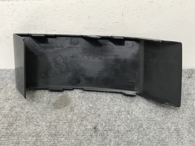 新品!XC90 CB系 純正 前期 左 リア テール 下 ガーニッシュ/フィラーパネル 8620819 39979839 未塗装 ボルボ(134650)