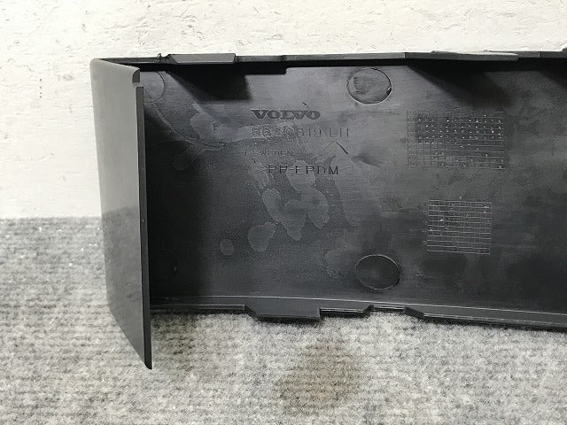 新品!XC90 CB系 純正 前期 左 リア テール 下 ガーニッシュ/フィラーパネル 8620819 39979839 未塗装 ボルボ(134650)
