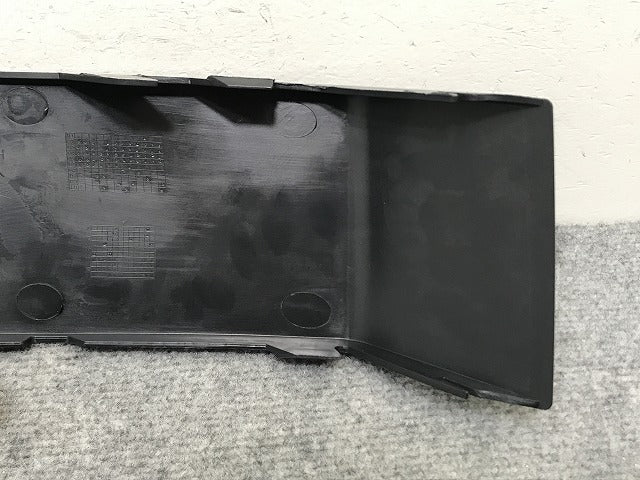 新品!XC90 CB系 純正 前期 左 リア テール 下 ガーニッシュ/フィラーパネル 8620819 39979839 未塗装 ボルボ(134650)