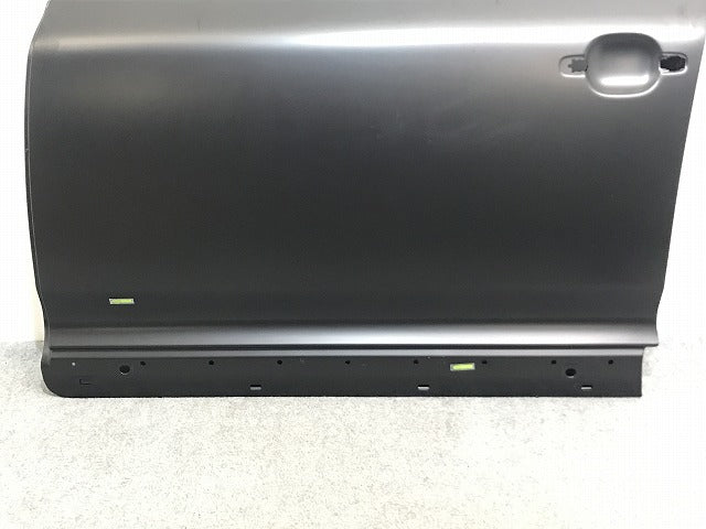 新品!トゥアレグ 7L系 純正 左 フロント ドア 831111B 7L0831055L 未塗装 フォルクスワーゲン(134670)