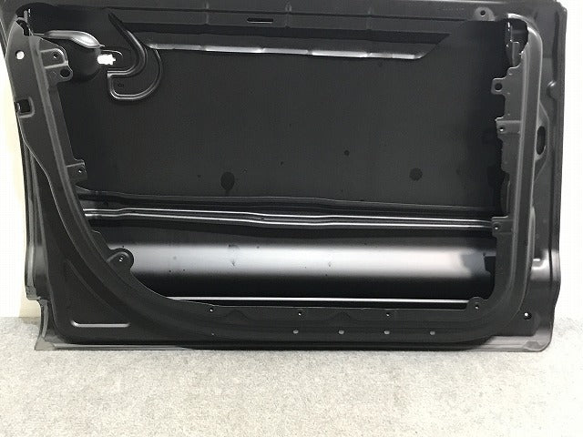 新品!トゥアレグ 7L系 純正 左 フロント ドア 831111B 7L0831055L 未塗装 フォルクスワーゲン(134670)