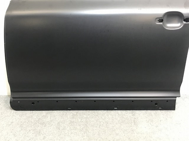 新品!トゥアレグ 7L系 純正 左 フロント ドア 831111B 7L0831055L 未塗装 フォルクスワーゲン(134671)
