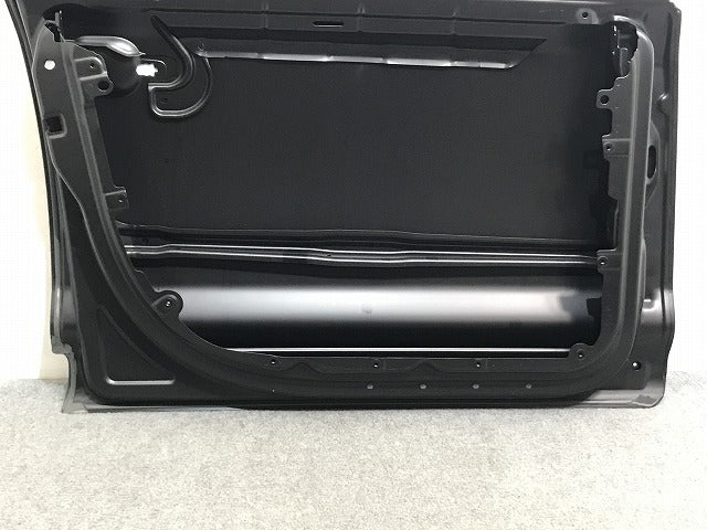 新品!トゥアレグ 7L系 純正 左 フロント ドア 831111B 7L0831055L 未塗装 フォルクスワーゲン(134671)