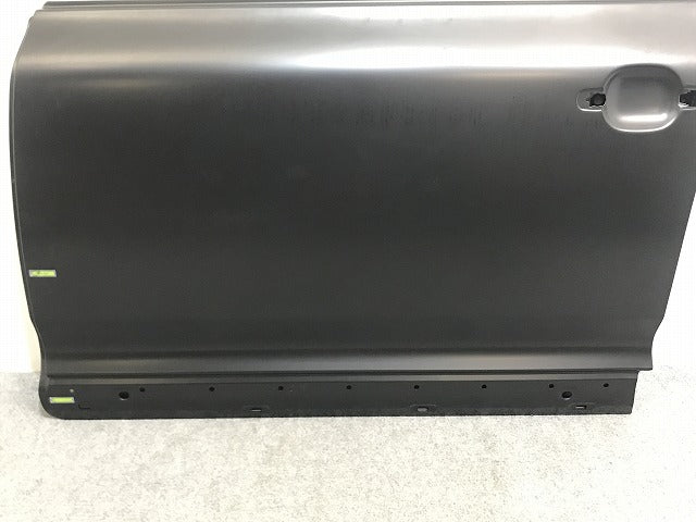 新品!トゥアレグ 7L系 純正 左 フロント ドア 831111B 7L0831055L 未塗装 フォルクスワーゲン(134672)