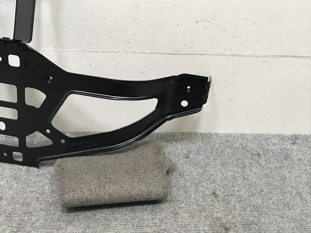 新品!5シリーズ E60/E61 純正 左 フロント ラジエーターサポート/ブラケット 5164-7163483 51647163483 未塗装 BMW(134675)