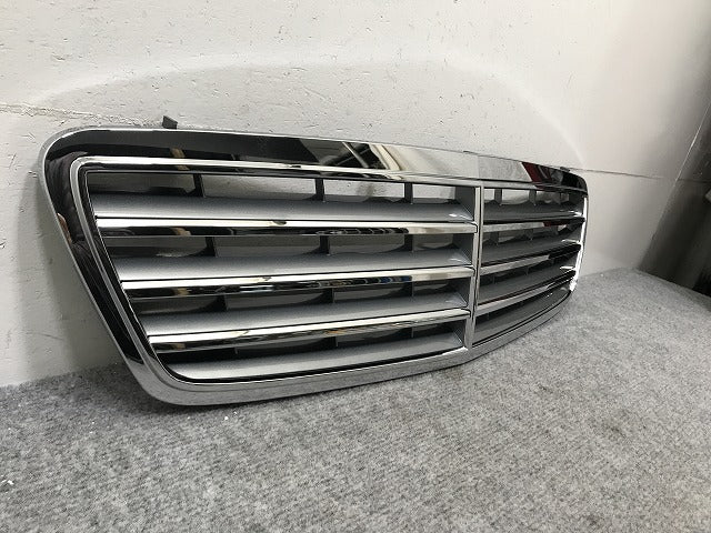 新品!Cクラス W203 純正 フロント グリル/ラジエーターグリル A 2038800223 20388002237246 メッキ メルセデスベンツ(134676)