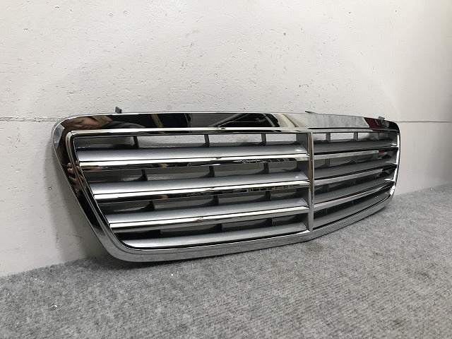 新品!Cクラス W203 純正 フロント グリル/ラジエーターグリル A 2038800223 20388002237246 メッキ メルセデスベンツ(134677)
