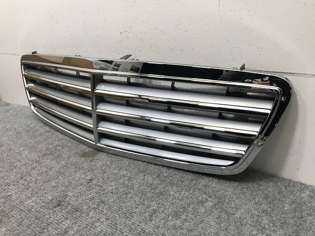 新品!Cクラス W203 純正 フロント グリル/ラジエーターグリル A 2038800223 20388002237246 メッキ メルセデスベンツ(134677)