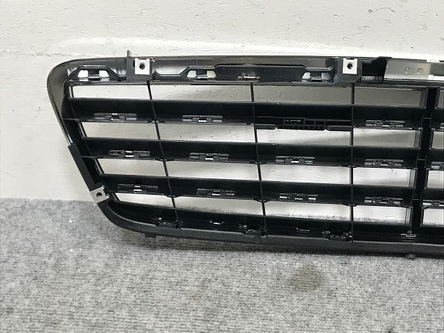 新品!Cクラス W203 純正 フロント グリル/ラジエーターグリル A 2038800223 20388002237246 メッキ メルセデスベンツ(134677)