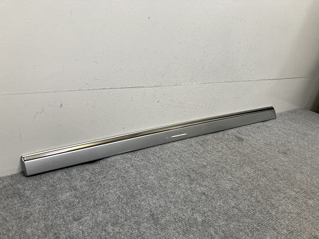 新品!Eクラス W211 純正 左 フロント ドアモール/プロテクター A 211 690 19 62 21169019629744 シルバー メルセデスベンツ(134698)