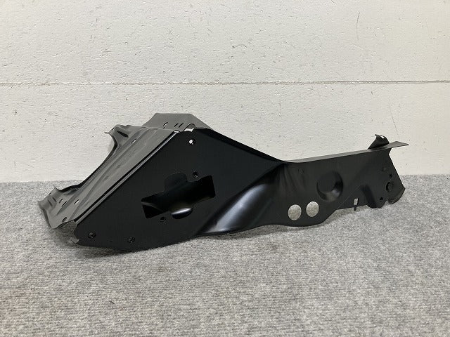 新品!CLSクラス W219 純正 左 フロント グリル アッパーサポート 2196200328 未塗装 メルセデスベンツ(134700)