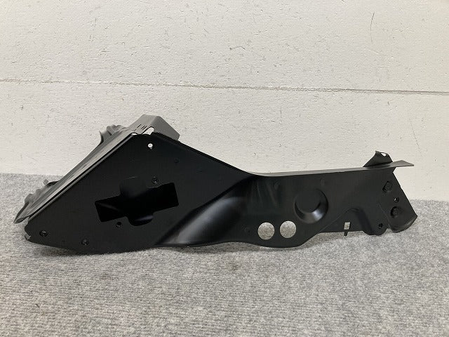 新品!CLSクラス W219 純正 左 フロント グリル アッパーサポート 2196200328 未塗装 メルセデスベンツ(134700)