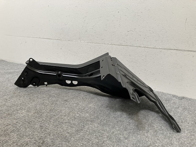 新品!CLSクラス W219 純正 左 フロント グリル アッパーサポート 2196200328 未塗装 メルセデスベンツ(134701)
