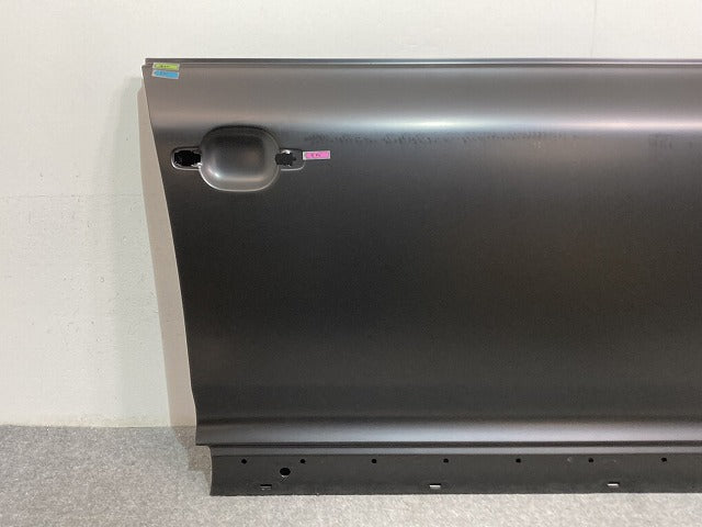 新品!トゥアレグ 7L系 純正 右 フロント ドア 0831112 7L0831056L 未塗装 フォルクスワーゲン(134728)