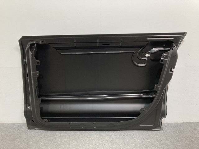 新品!トゥアレグ 7L系 純正 右 フロント ドア 0831112 7L0831056L 未塗装 フォルクスワーゲン(134728)