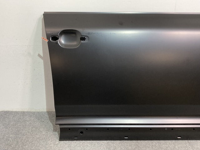 新品!トゥアレグ 7L系 純正 右 フロント ドア 0831112 7L0831056L 未塗装 フォルクスワーゲン(134730)